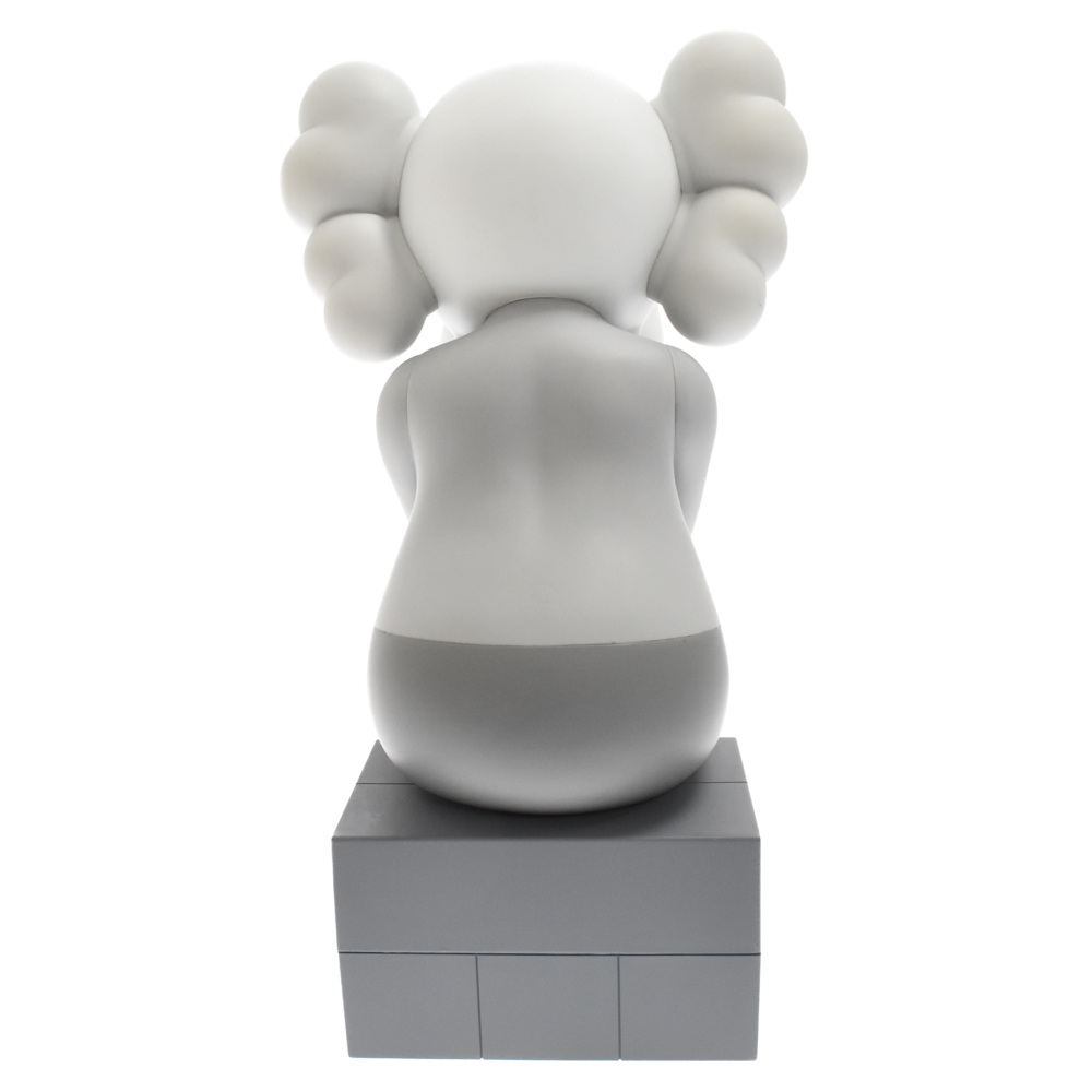 MEDICOM TOY メディコムトイ × KAWS FPASSING THROUGH COMPANION カウズ パスィング スルー コンパニオン フィギュア 人形 グレー_画像2