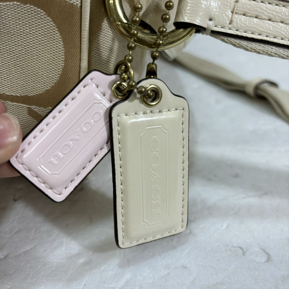 [K2893]COACH シグネチャー キャンバス ショルダーバッグ コーチ レザー アイボリー _画像6