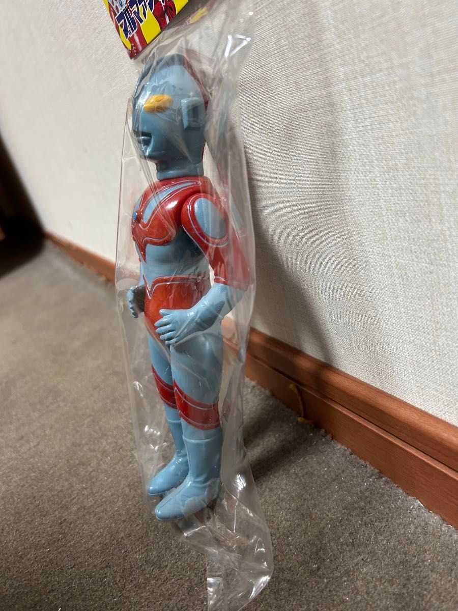 ブルマァクの怪獣シリーズ S帰ってきたウルトラマン 赤×ブルー ブルマァクの怪獣シリーズ S帰ってきたウルトラマン 赤×ブルー