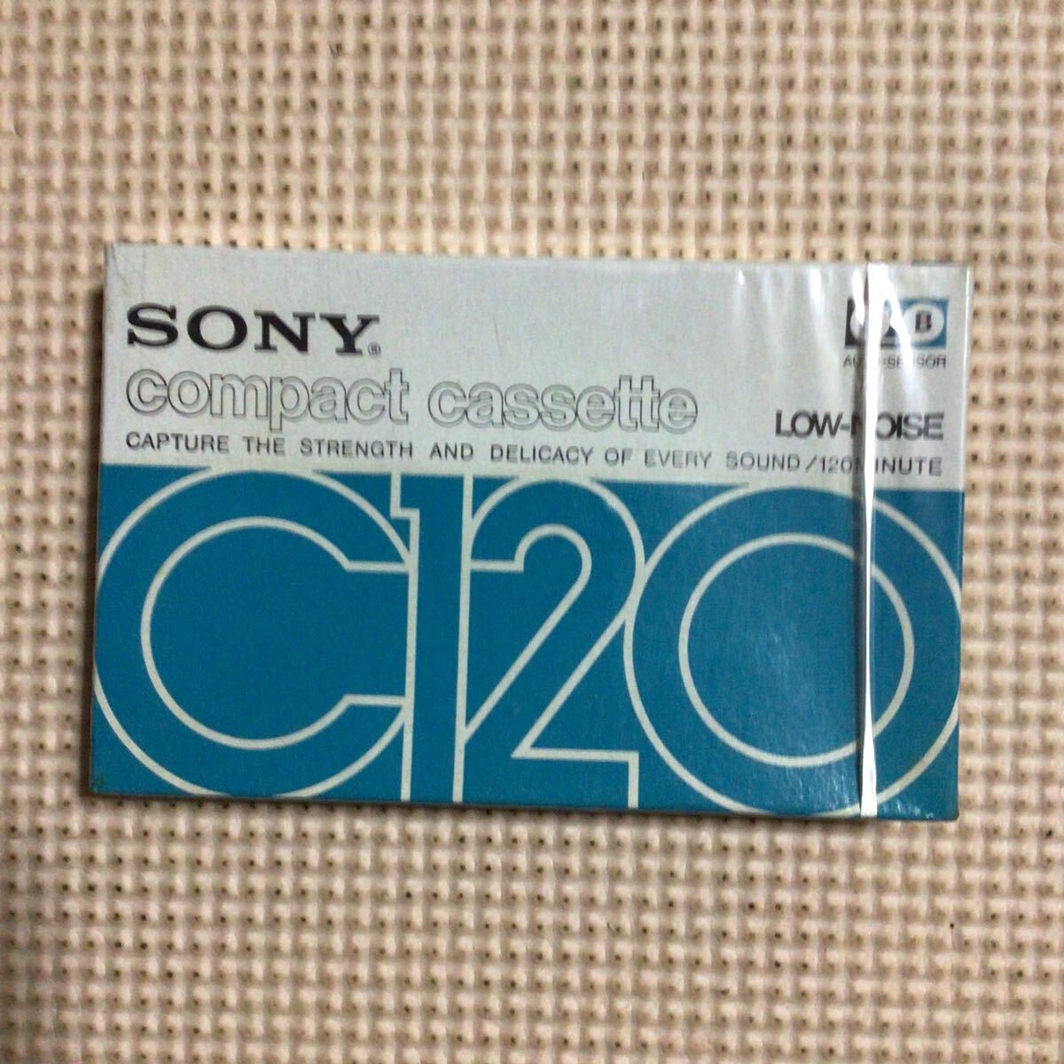 SONY LOW-NOISE C-120【長時間録音】紙ケース カセットテープ【未開封新品】★の画像1