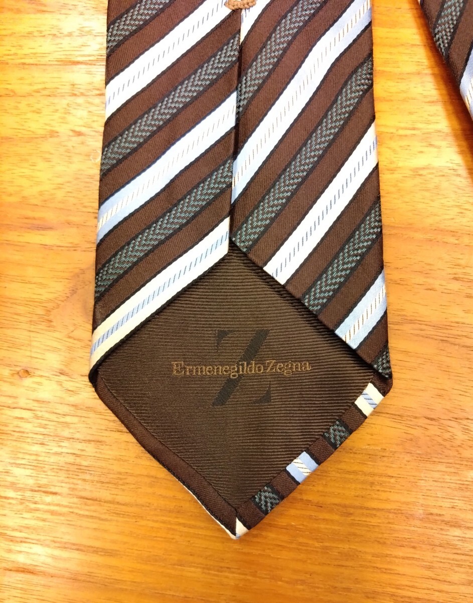 美品！ ネクタイ エルメネジルド・ゼニア Zegna ストライプ グリーン ブルー ブラック 大剣幅 9.5cm_画像3