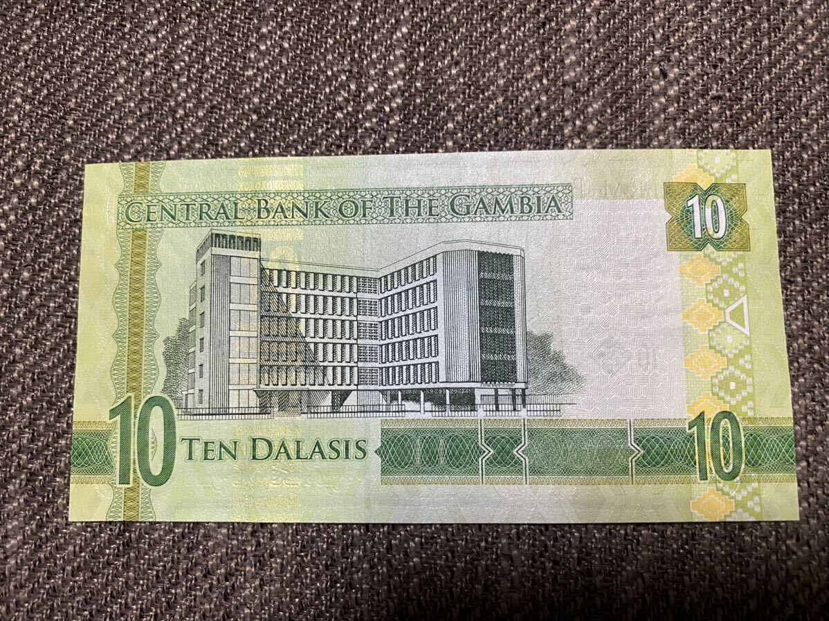【未使用 】10ダラシ ガンビア紙幣の画像2
