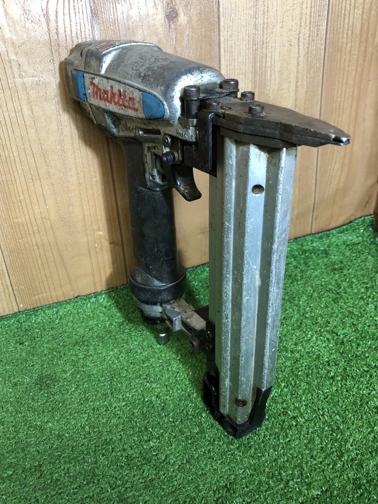 001♪おすすめ商品♪マキタ makita 常圧仕上釘打機 AF502N_画像2