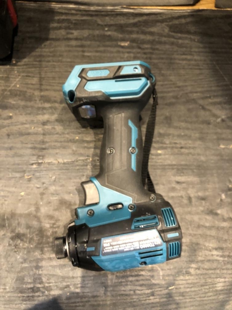 001♪おすすめ商品♪マキタ makita 充電式インパクトドライバ TD002GRDX ※充電回数1回/2回_画像7