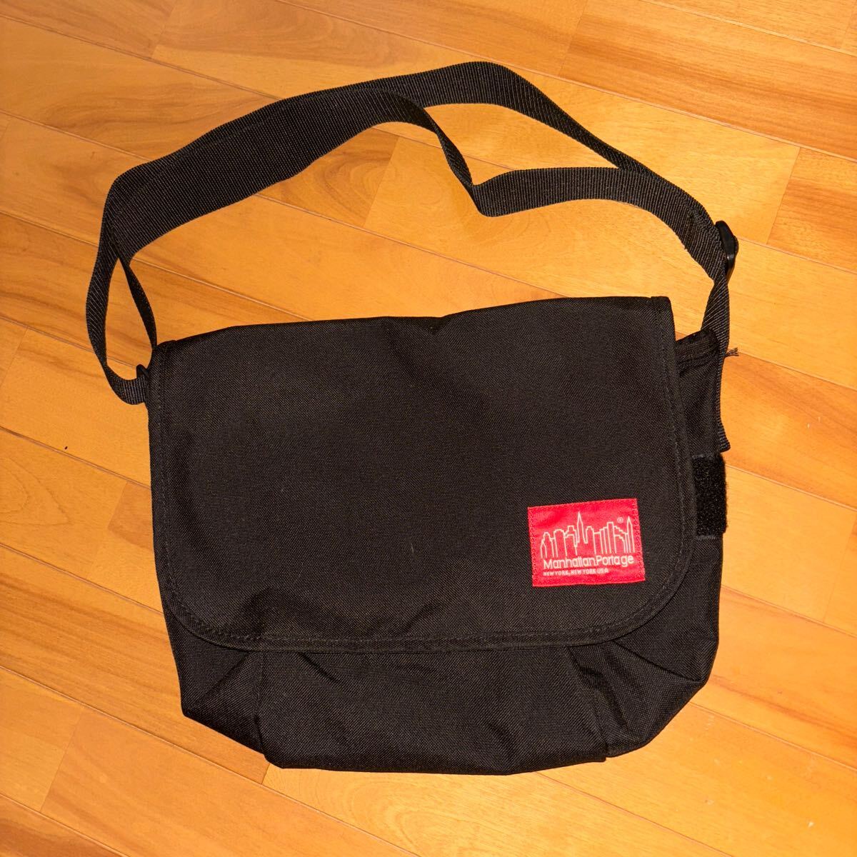 ma. is .. Manhattan Poe te-jiManhattan Portage messenger bag shoulder bag 