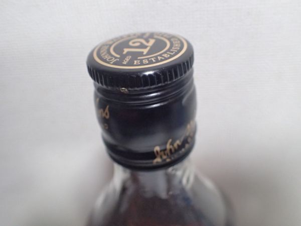 豊G688/8B◆JOHNNIE WALKER ジョニーウォーカーブラックラベル12年 700ml 40% 古酒未開栓◆_画像3