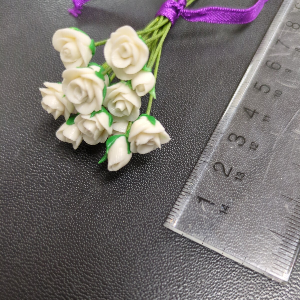 白バラ　薔薇　14本　ミニチュア ドールハウス ハンドメイド 樹脂粘土