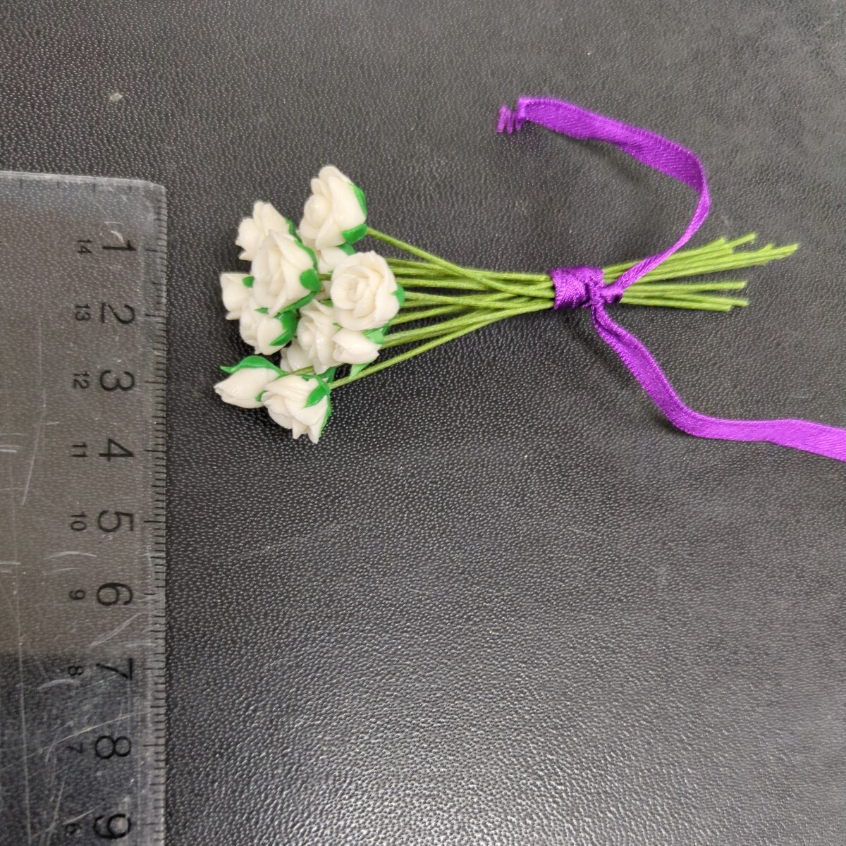 白バラ　薔薇　14本　ミニチュア ドールハウス ハンドメイド 樹脂粘土