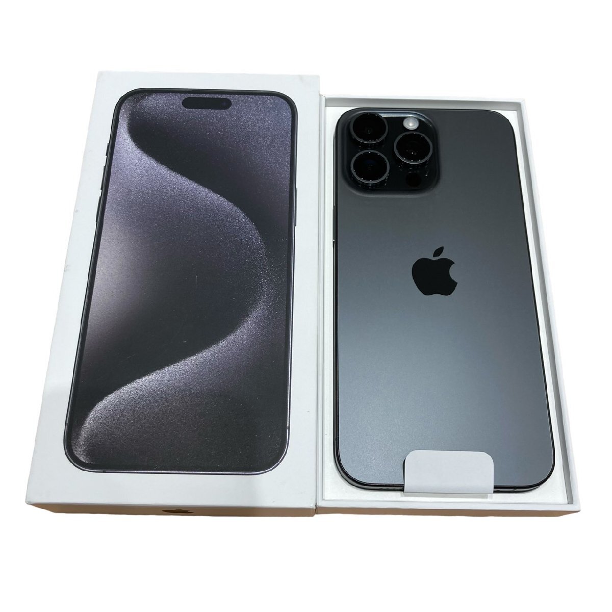 未使用 Apple アップル iPhone15 Pro Max ブラックチタニウム 256GB SIMフリー iPhone ブラック系の画像1