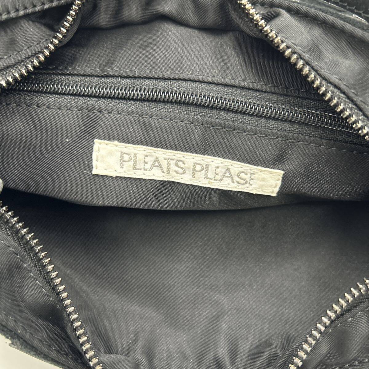 A ■ 日本製 '高級感溢れる' PLEATS PLEASE プリーツプリーズ イッセイミヤケ PVC ハンドバッグ 手提げ鞄 パーティーバッグ 婦人鞄 BLACK_画像8