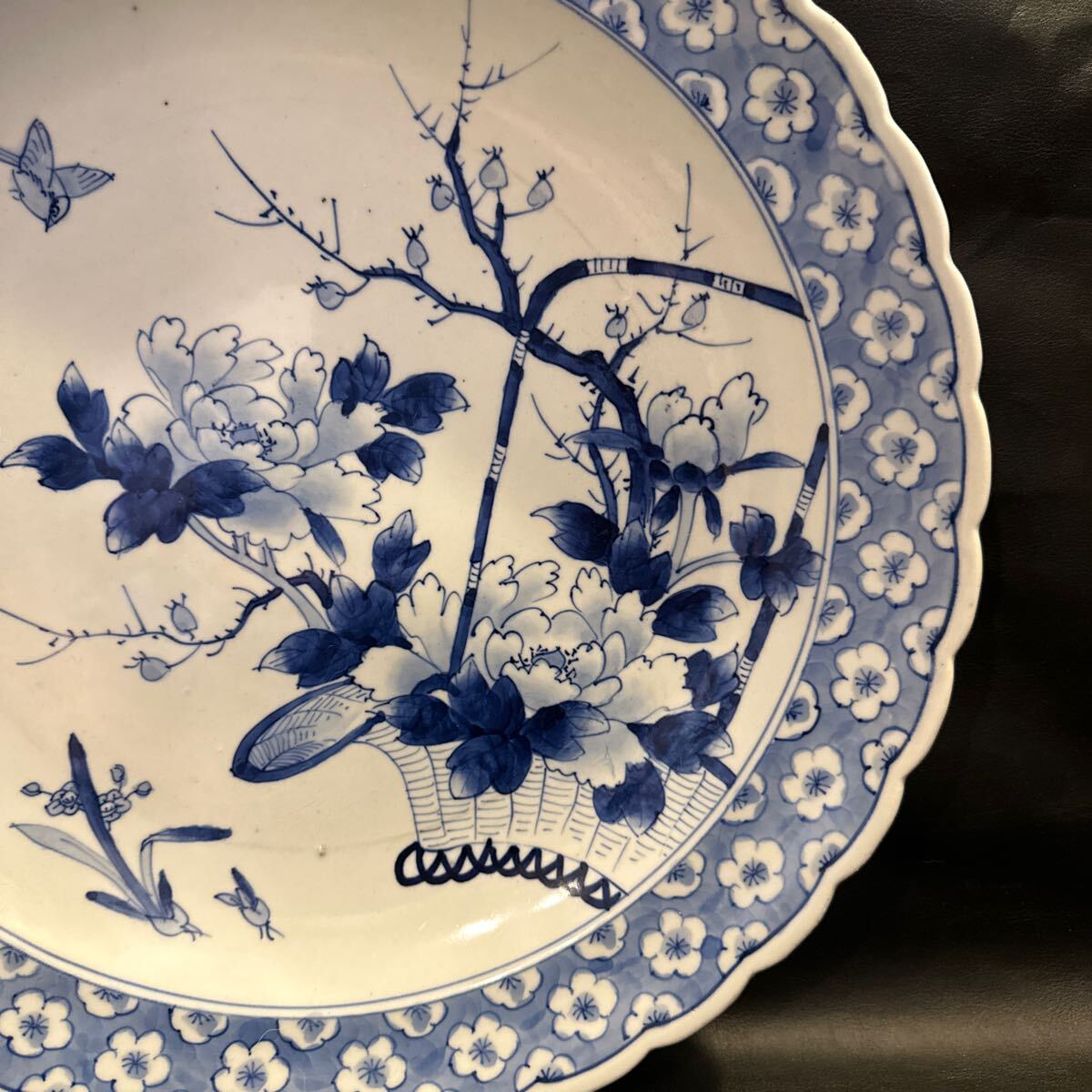 [. Tsu ] work of art old Imari Imari white porcelain Indigo blue and white ceramics bird . flower . map one shaku three size (40.) large plate ... plate decoration large plate floor between decoration box none 