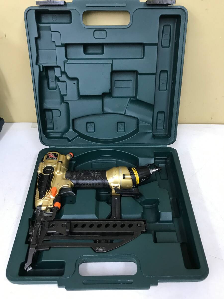 中古品】☆日立工機 高圧フロア用タッカー (ステープル幅4㎜ 長さ 中古品】☆日立工機 高圧フロア用タッカー (ステープル幅4㎜ 長さ