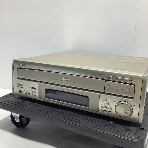 ○通電確認済み PIONEER COMPATIBLE LASERDISC PLAYER CLD-737 [2282991|2F_大型F|14]の画像2