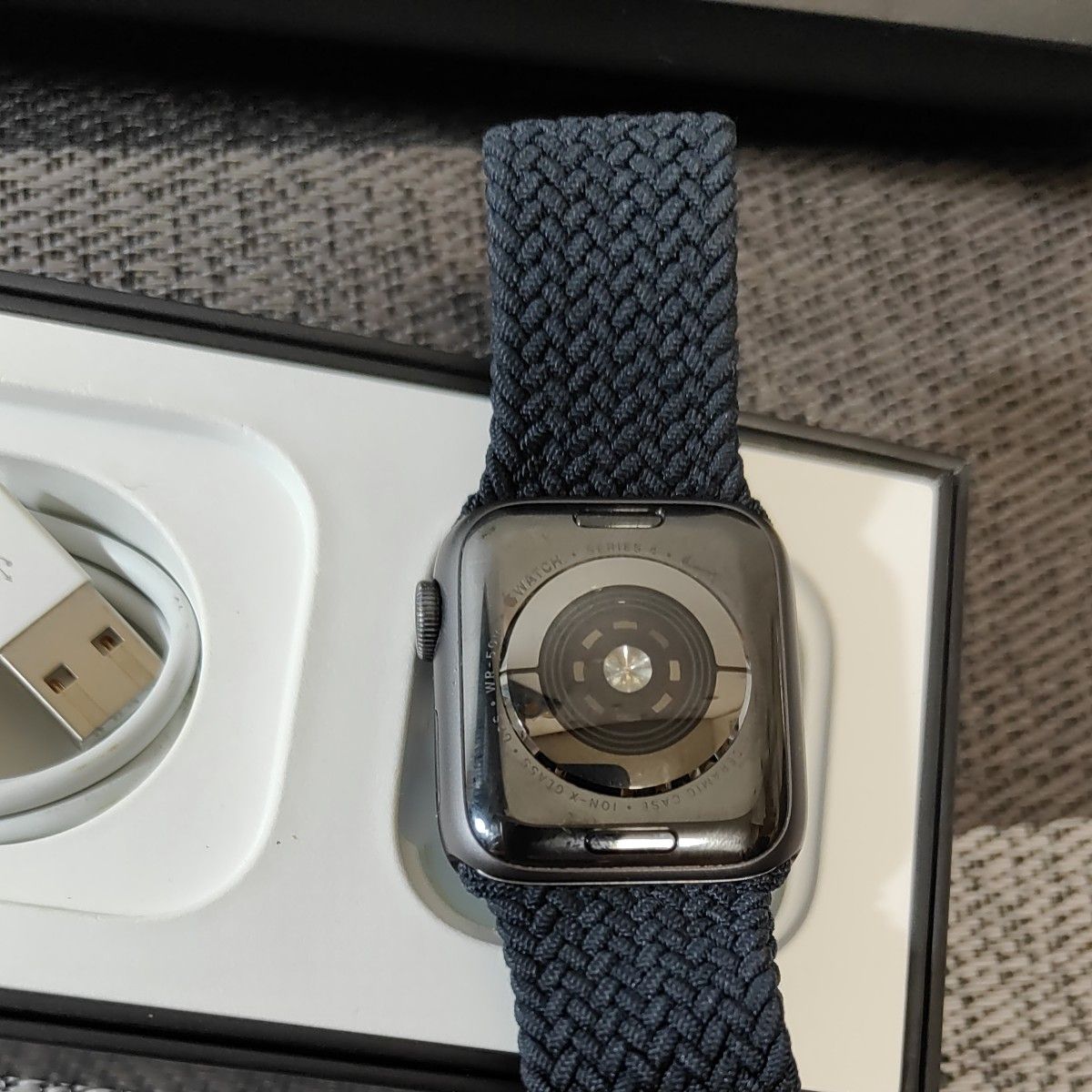 【中古品】Apple Watch Nike+ Series4 40mm　GPS スペースグレイアルミニウムケース