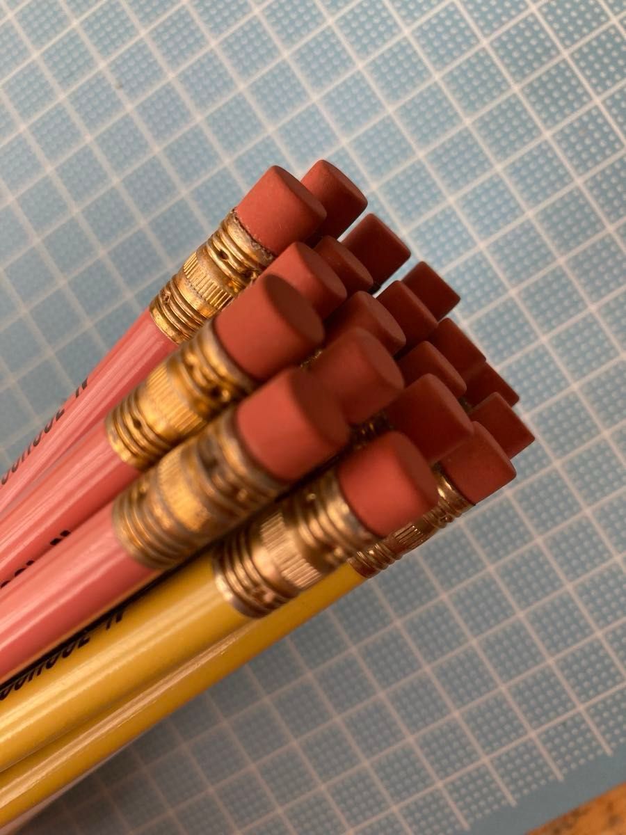 消しゴム付き　鉛筆　18本