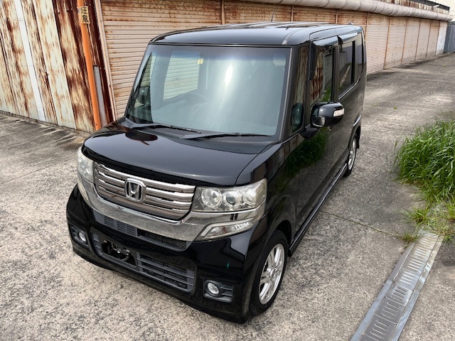 超美車☆ピカピカで綺麗なN-BOXカスタム 車検２年満タン フルセグTV,DVDナビ ETC スマートキー 純正アルミホイール の画像3