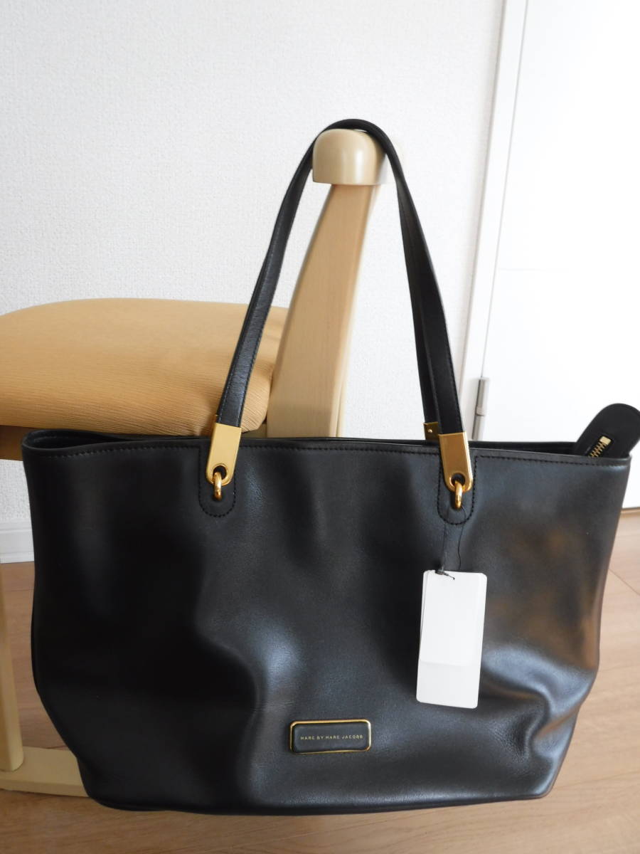 税不要特価！新品タグ付き!MARC BY MARC JACOBS マークジェイコブス 牛革 本革 レザー 黒 男女肩～OK トートバッグ♪_画像1