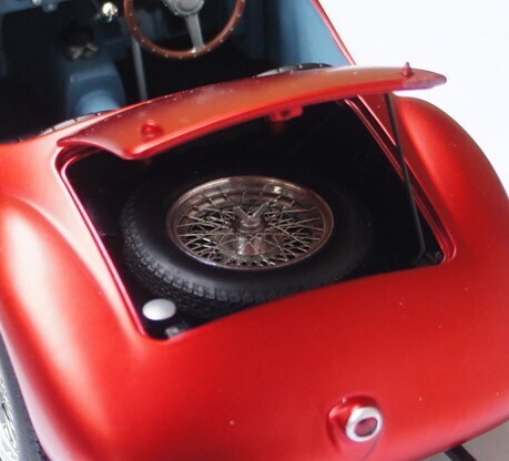 ホット ウイール エリート 1/18 1947 フェラーリ 125S クローム レッド Ferrari 60周年創設記念 Hotwheels Elite 送料無料_画像9