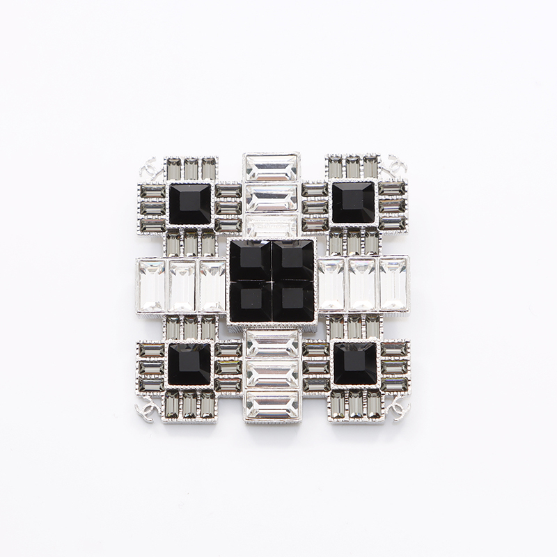  Chanel CHANEL брошь crystal квадратное G19 черный серебряный 