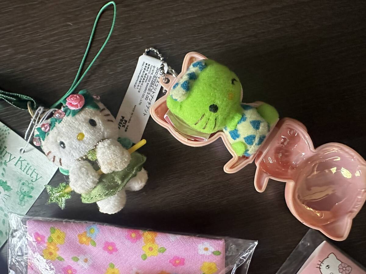 ★1円始★ ハローキティ かわいいぬいぐるみマスコット セット ハンカチ ぬいぐるみバッジ フェアリーキティ 根付ストラップまとめ売りの画像4