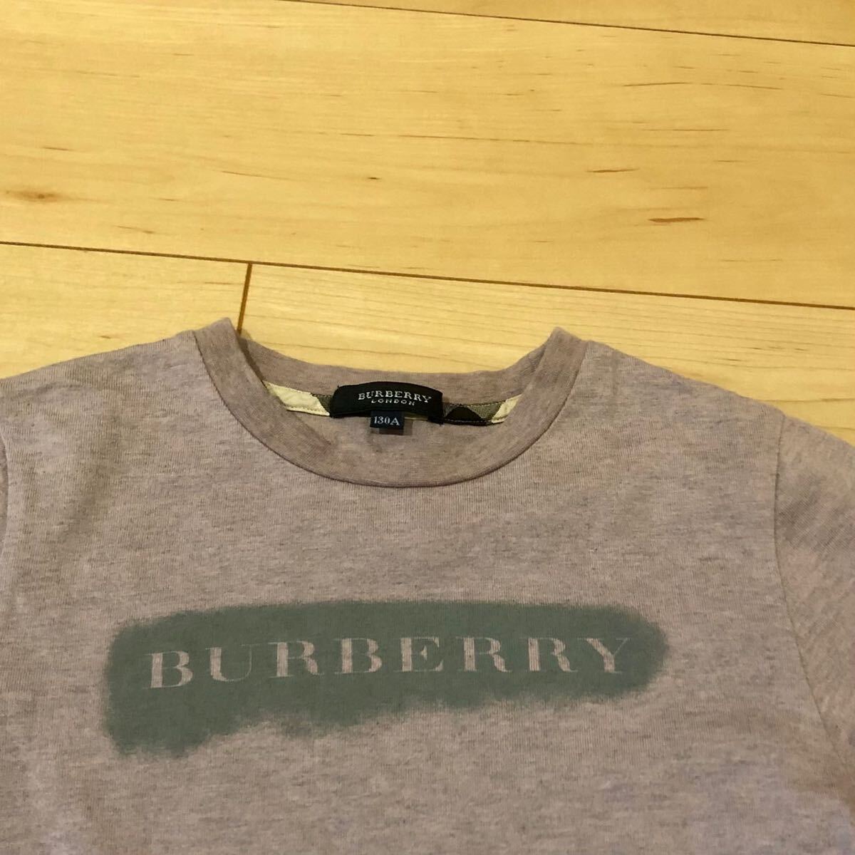 BURBERRY LONDON キッズ 半袖 Tシャツ 130A ラウンドネック カットソー バーバリー 綿100% 紫 プリント お洒落 送料無料 E4_画像3