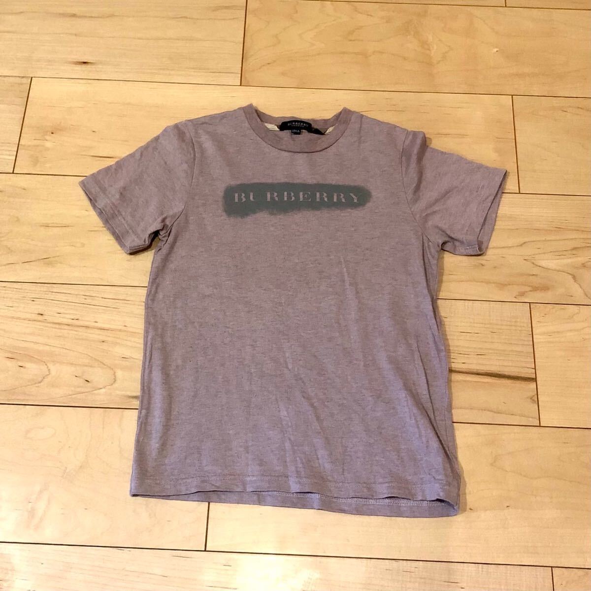 BURBERRY LONDON キッズ 半袖 Tシャツ 130A ラウンドネック カットソー バーバリー 綿100% 紫 プリント お洒落 送料無料 E4_画像1