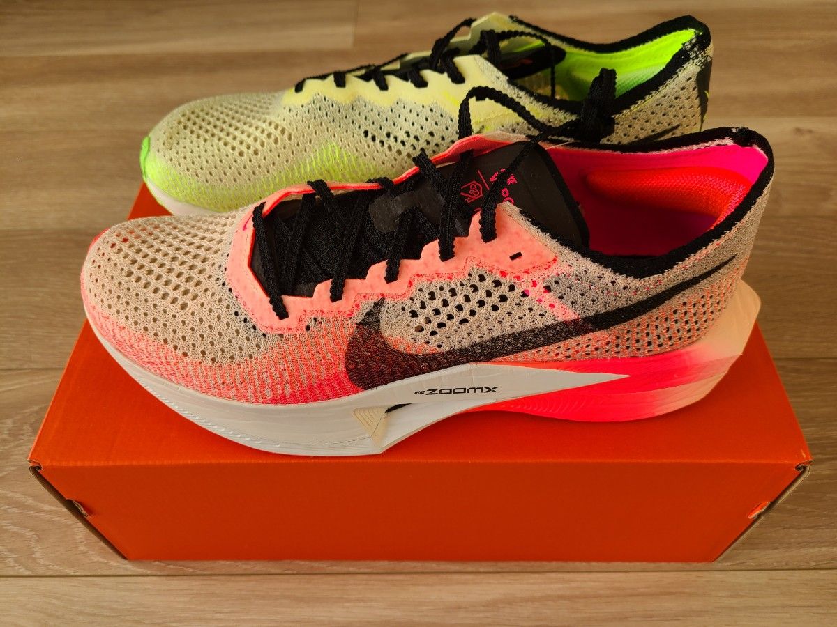 新品未使用黒タグ箱付き】NIKE ズームX ヴェイパーフライ 新品未使用黒タグ箱付き】NIKE ズームX ヴェイパーフライ