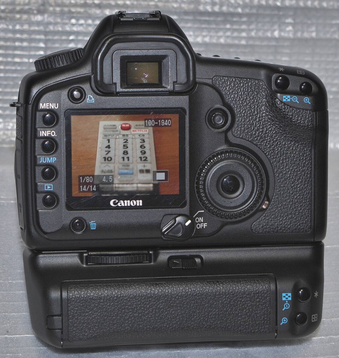 Canon EOS 5D BG-E4 EF28-105mm 3.5-4.5 バッテリー2本　稼働品コレクションに如何ですか。_画像4