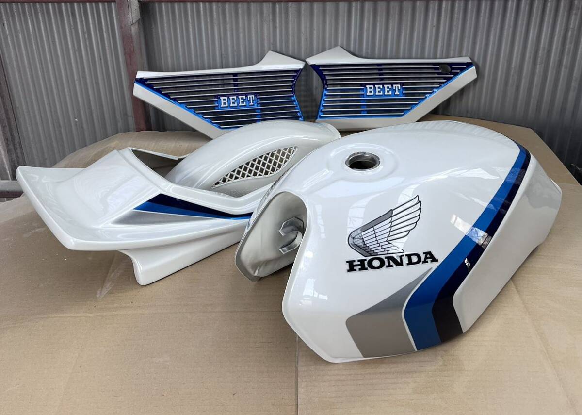 Yahoo!オークション - CBX550F 純正カラー外装セット CBX400F Yahoo!オークション - CBX550F 純正カラー外装セット CBX400F