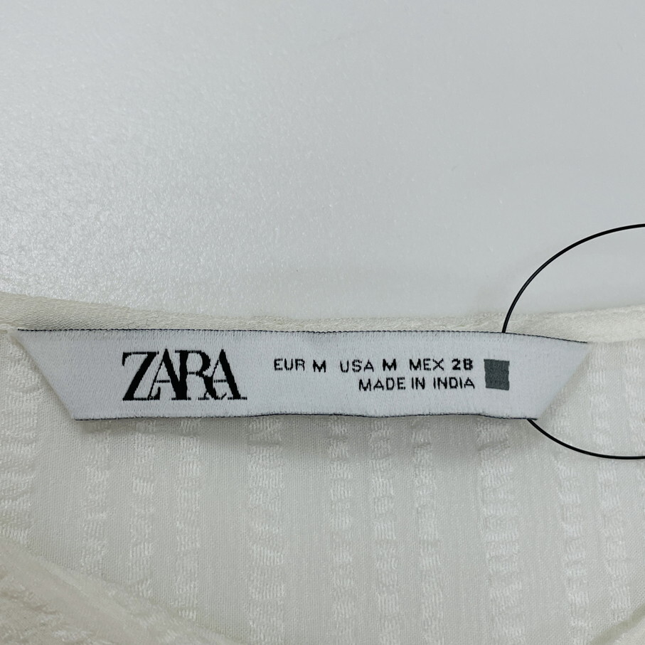 【M】ZARA ホワイト フリルブラウス レディース タグ 大人カジュアル トップス 通勤 フェミニン 大人可愛い白 長袖 ガーリー デイリー ザラ