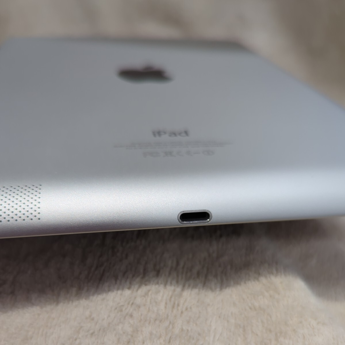 Apple iPad 第4世代 Wi-Fiモデル 16GB MD510J/A （６）の画像5