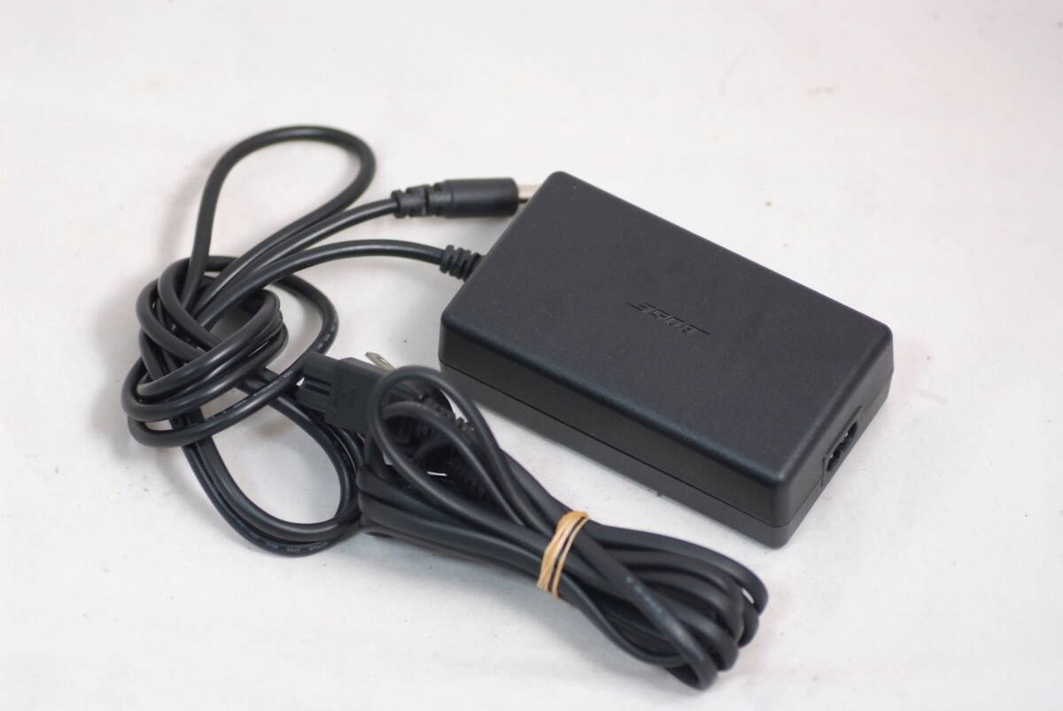 BOSE(ボーズ)SoundDock用 ACアダプター PSM36W-208 ＋－18V 丸形端子です。電圧は確認しました。_画像1