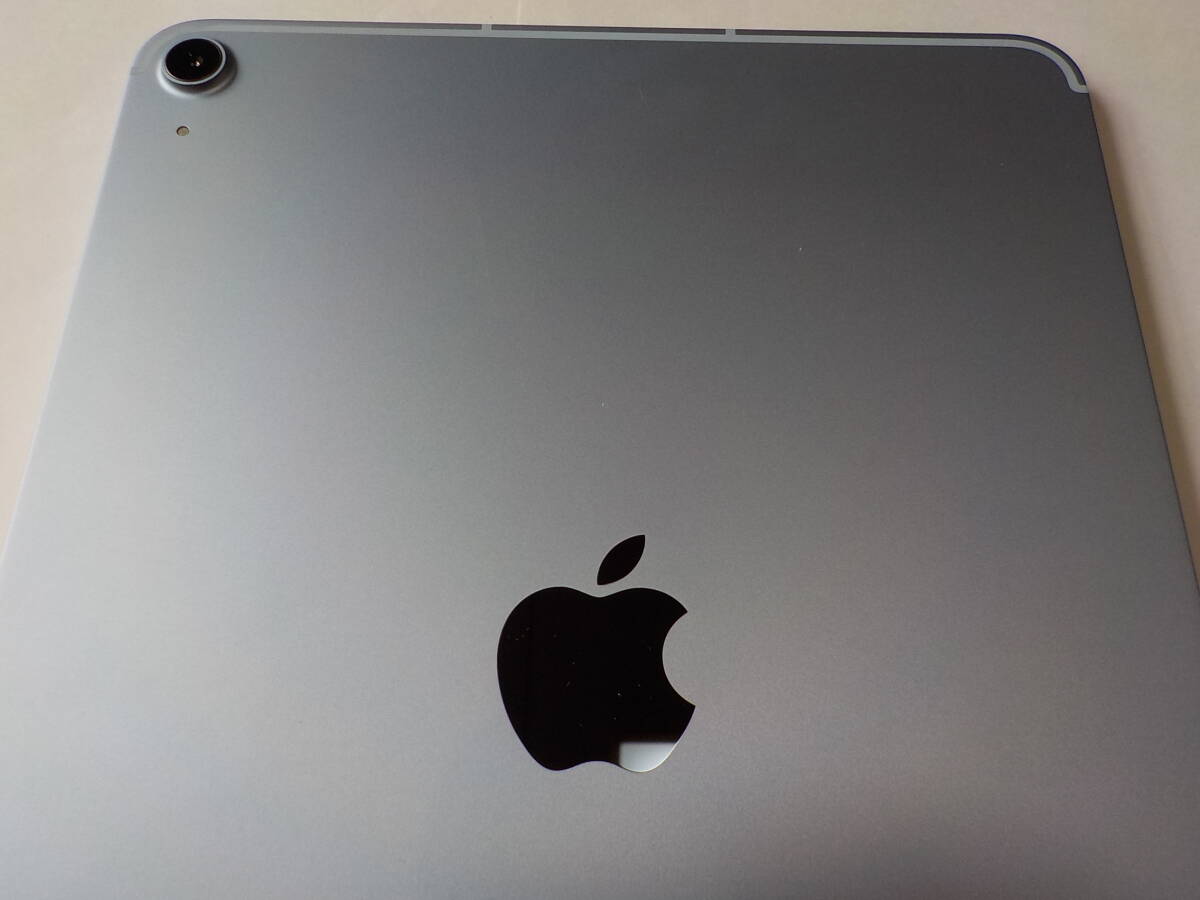 Apple　iPad　Air 第4世代　Wi-Fiモデル　A2072　64GB　10.9インチ　スカイブルー　利用制限なし　美品　　アイパッド　　アップル_画像4