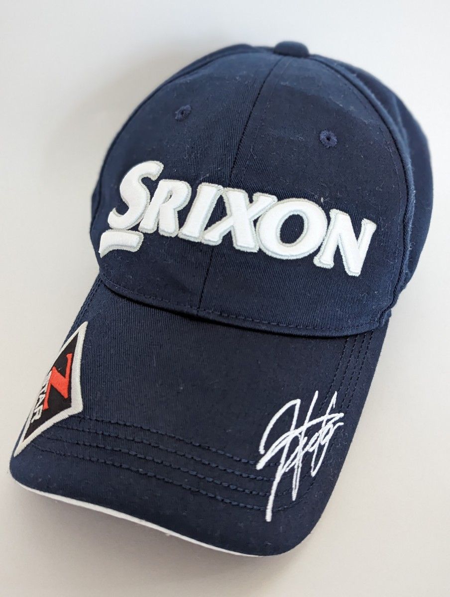 【美品】SRIXON　スリクソン 松山英樹 ゴルフキャップ フリーサイズ サイン刺繍 マスターズ　ネイビー