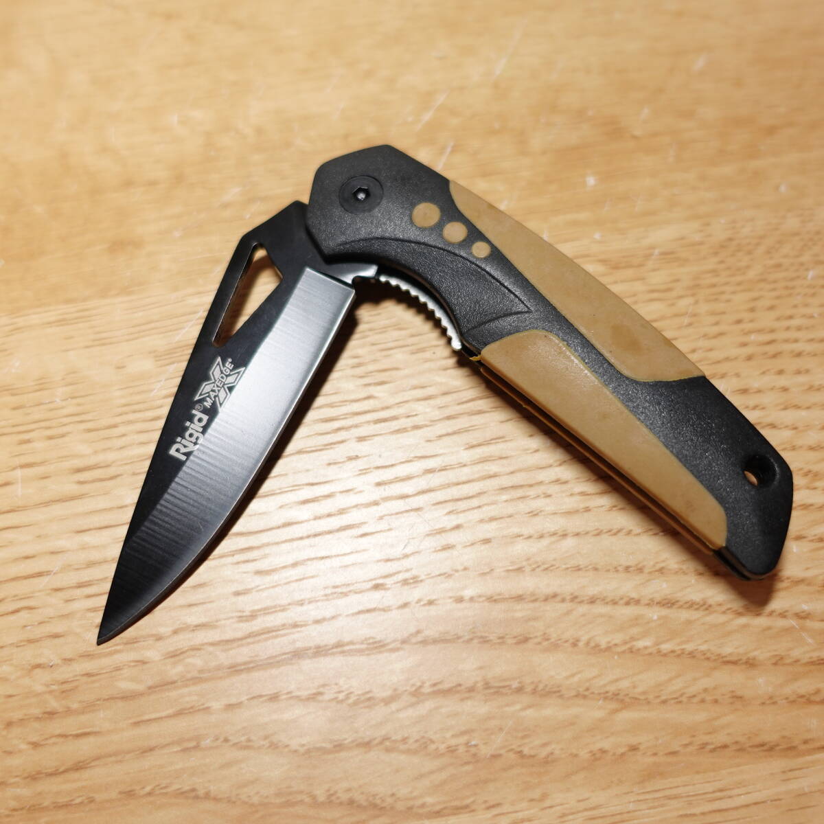 Rigid Knives 未使用 フォールディングナイフ ステンレス ブラックコーティング 折りたたみナイフ リジッド ナイブズ ナイヴズ 箱付きの画像8