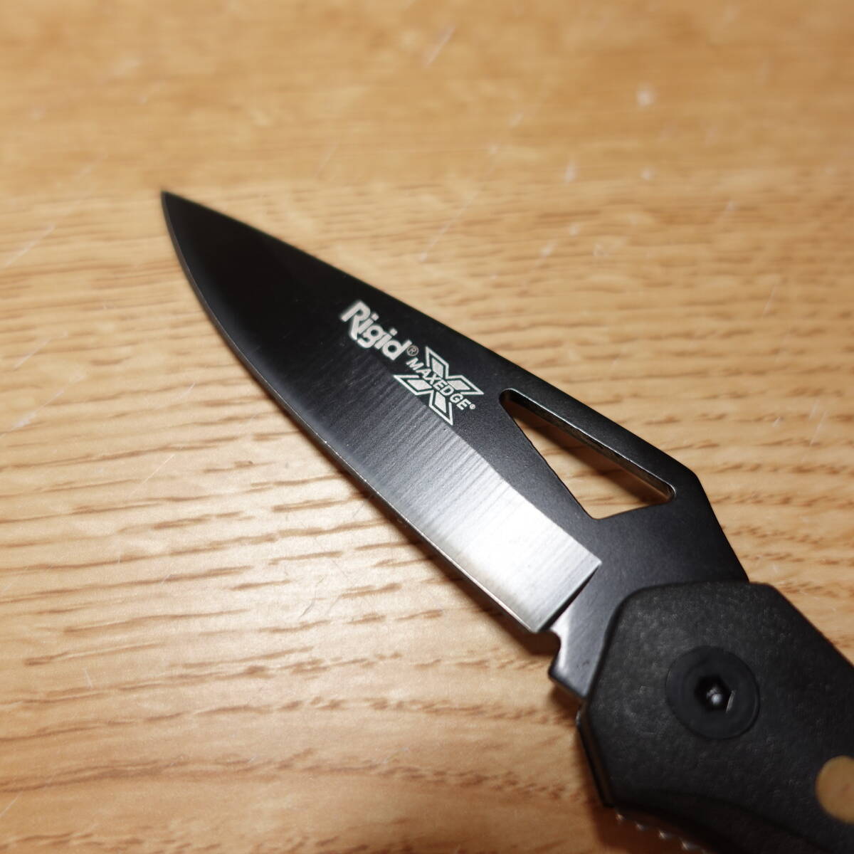 Rigid Knives 未使用 フォールディングナイフ ステンレス ブラックコーティング 折りたたみナイフ リジッド ナイブズ ナイヴズ 箱付きの画像4