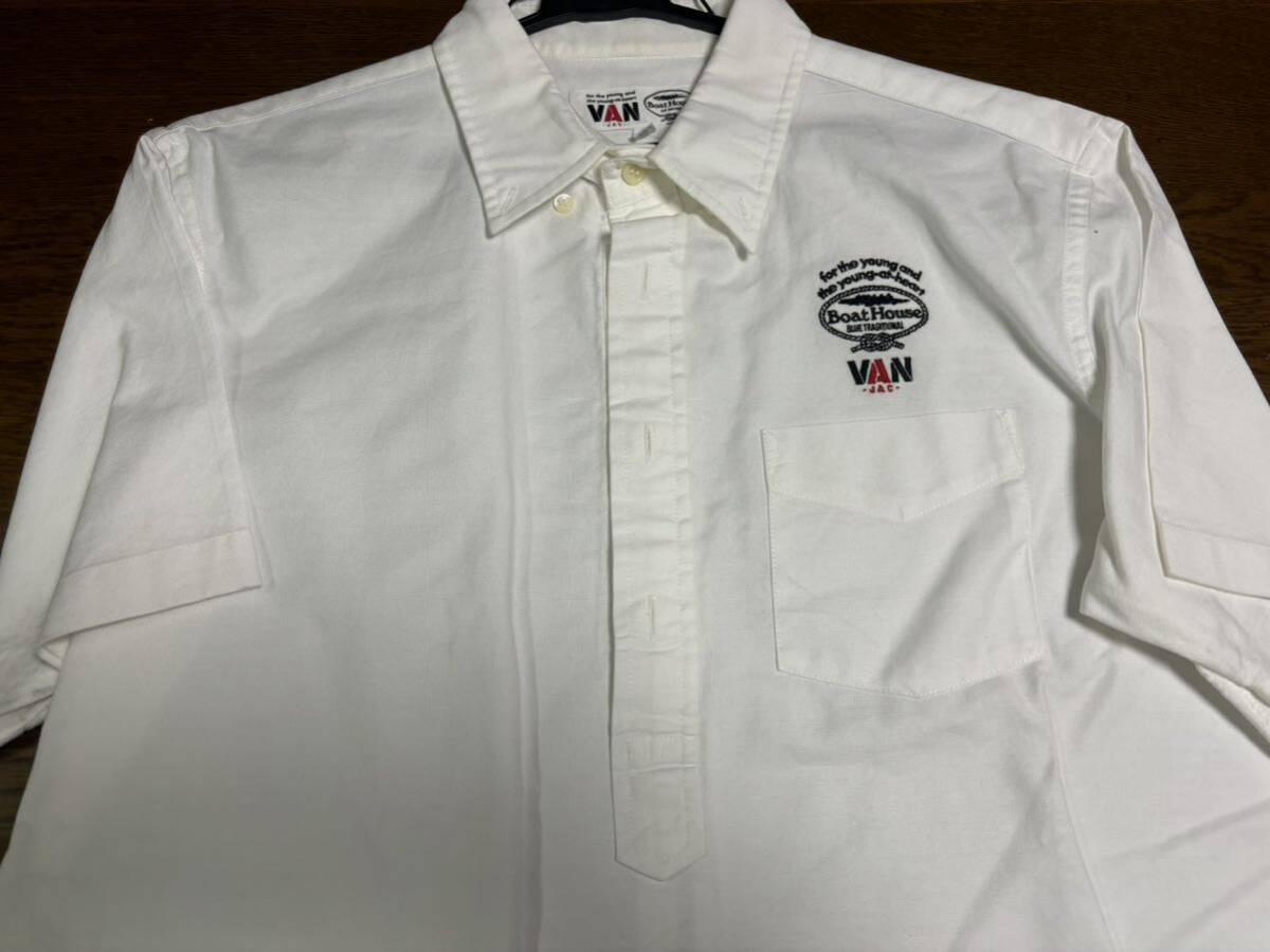 ★昭和とVANと おもちゃ★ VAN JACKETとBoat House collaboration シンプルなワンポイント ホワイト半袖BDシャツ プルオーバーtypeの画像1
