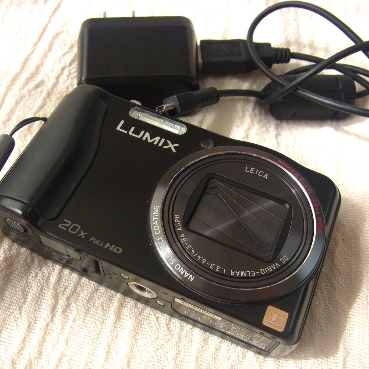 Panasonicデジカメ【LUMIX】DMC-TZ30／SD2GB付／ACアダプターコード付／GPS／HDMI／LEICA／コンパクトデジタルカメラ／コンデジ／写真撮影の画像1