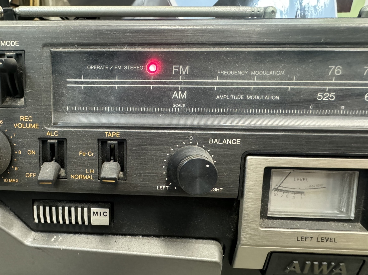 【通電確認OK】AIWA TPR-820 アイワ STEREO RADIO CASSETTE RECORDER ステレオ ラジオカセット ラジカセ 020IDFIK46_画像5