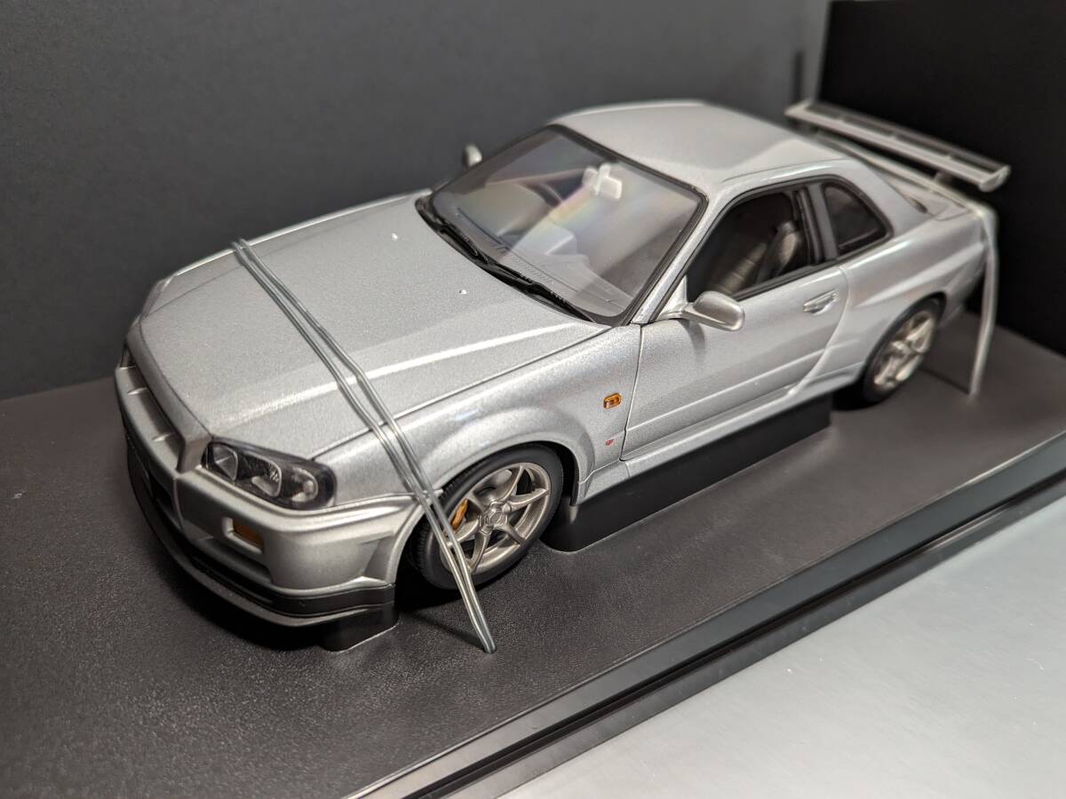 【送料無料】AUTOart スカイライン GT-R R34 1:18 中古品の画像1