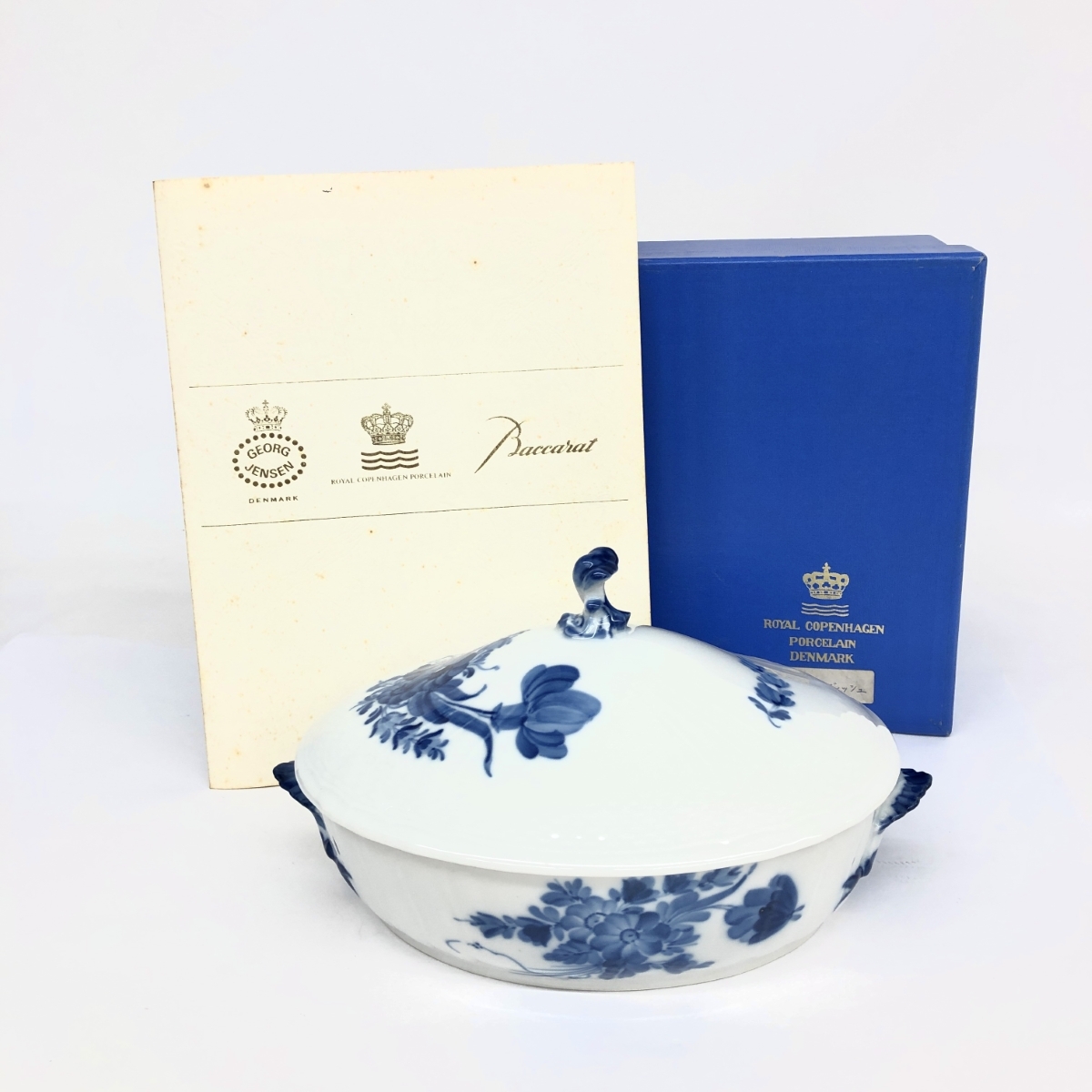 美品◆ROYAL COPENHAGEN ロイヤルコペンハーゲン 蓋付ベジタブルボウル オーバルディッシュ◆箱付 ホワイト 陶磁器 洋食器_画像1