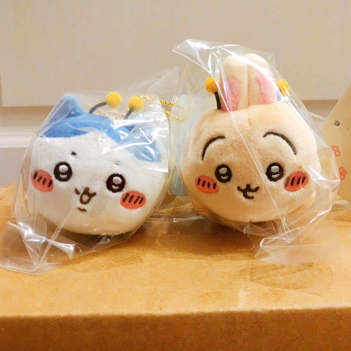 【新品】ちいかわ ハチさん マスコット ハチワレ & うさぎ