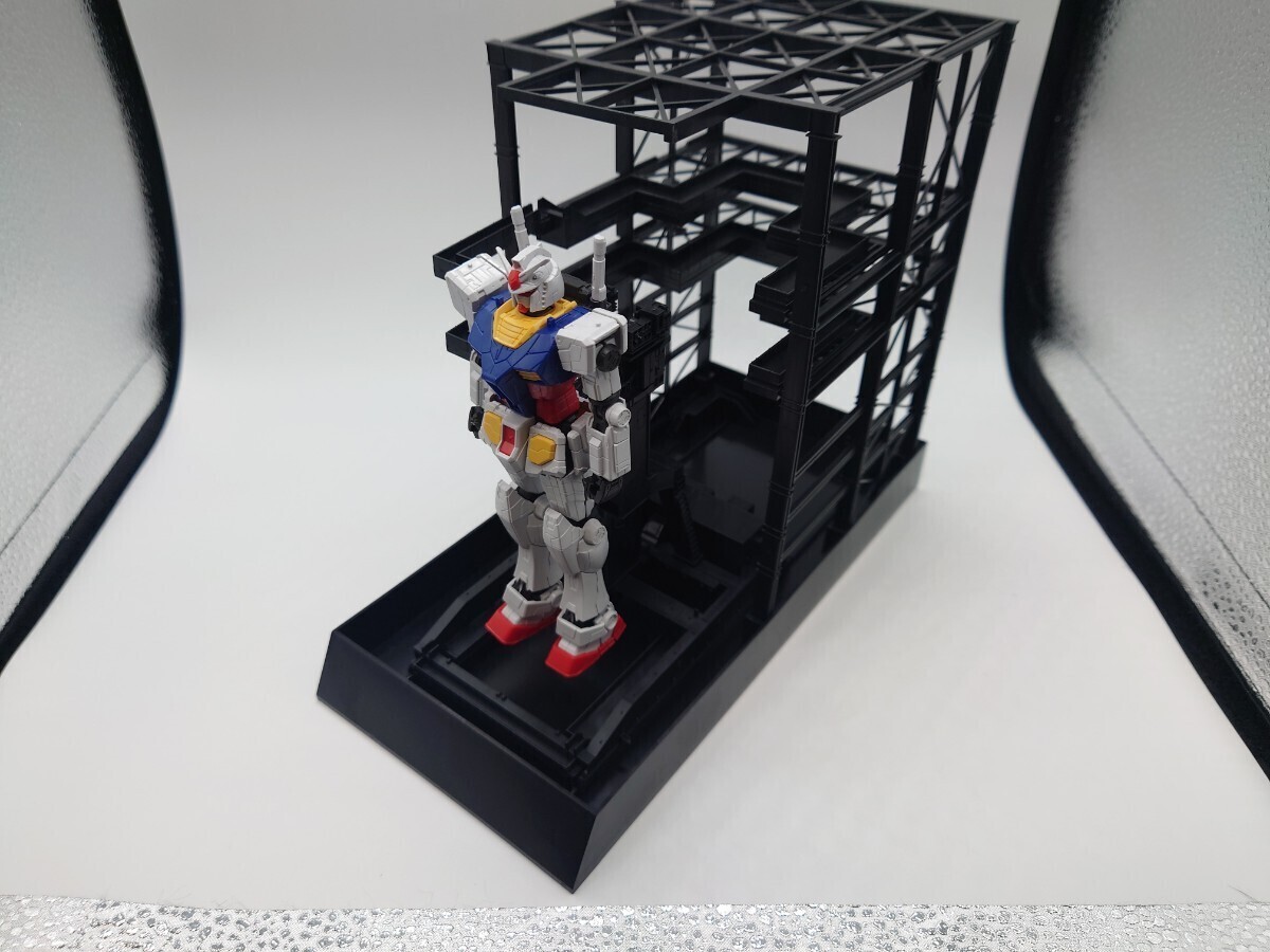 【組立済】1/144 RX-78F00 GUNDAM & G-DOCK　バンダイ ガンダム 機動戦士ガンダム ガンダムファクトリー横浜 ガンダムドック_画像5