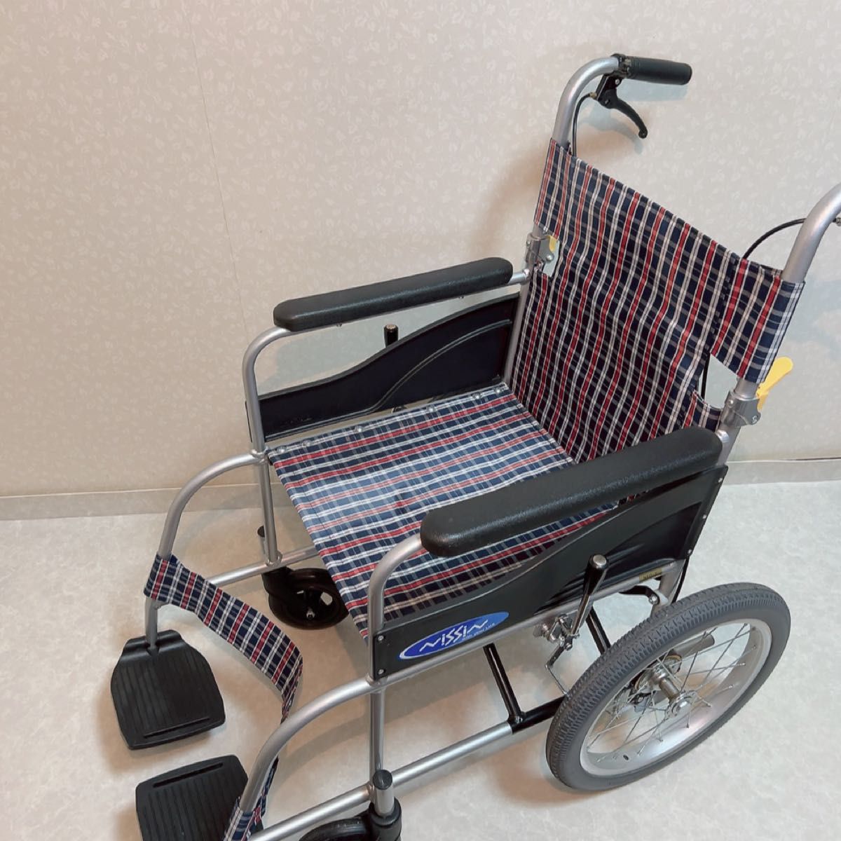 日進医療器 介助式車椅子 介護 NEO-2 ノーパンクタイヤ NISSIN