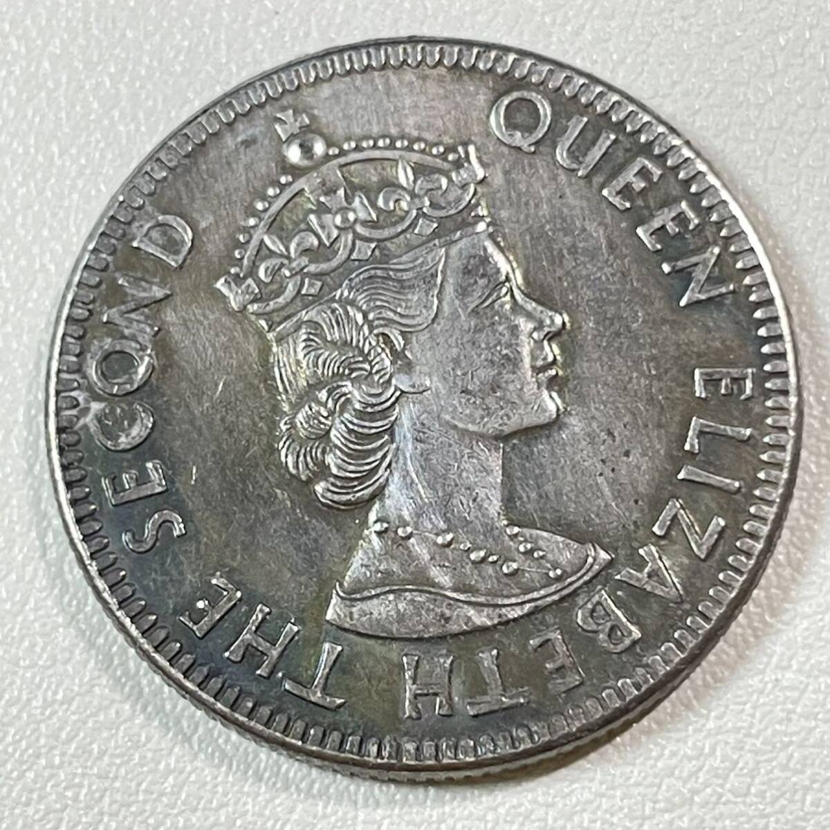 イギリス 硬貨 古銭 エリザベス女王 1965年 英領カリブ海領土国章 英領リーワード諸島国章 英領ウィンドワード諸島紋章 コイン 重11.82gの画像2