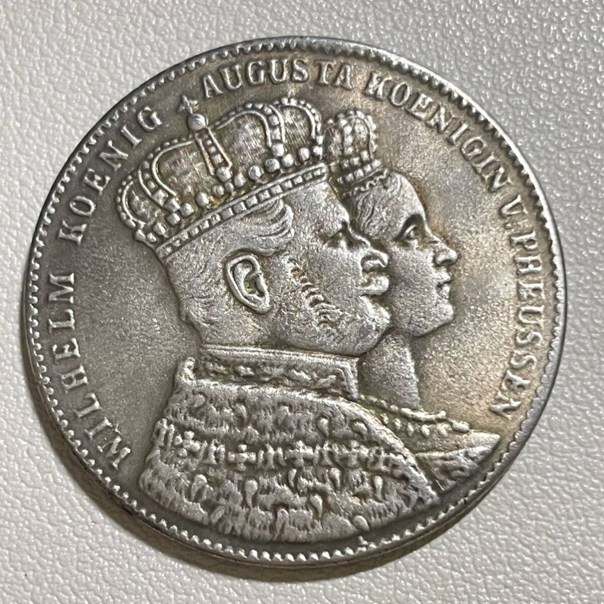 ドイツ 硬貨 古銭 プロイセン王国 1861年 ヴィルヘルム1世とオーガスタ王妃 国章 戴冠式 クラウン 記念幣 コイン 重13.13gの画像2