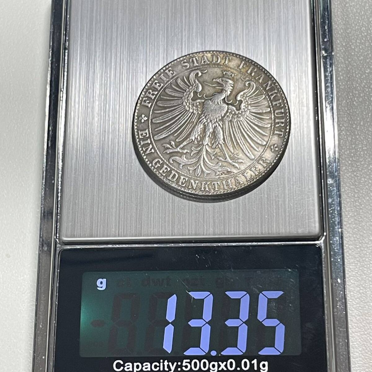 ドイツ 硬貨 古銭 フランクフルト 1863 年 フランクフルト公爵記念日 自由都市 レーマー川 王子会議 パレード ターラー コイン 重13.35g_画像5