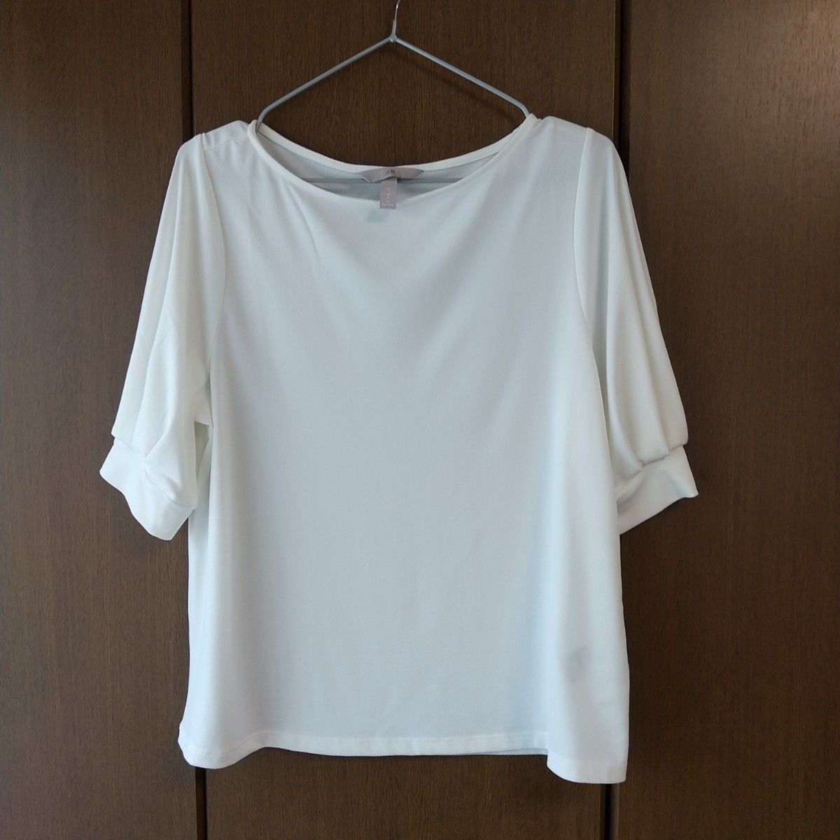 【同梱200円引き】 H&M カットソー ソフトパフスリーブ ホワイト シンプル 五分袖 白 インナー 落ち感 涼感 Tシャツ