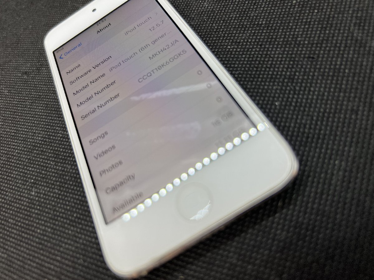 iPod touch 第6世代 MKH62J/A 16GB アイポッドタッチ シルバー ホワイト ipt04_画像2