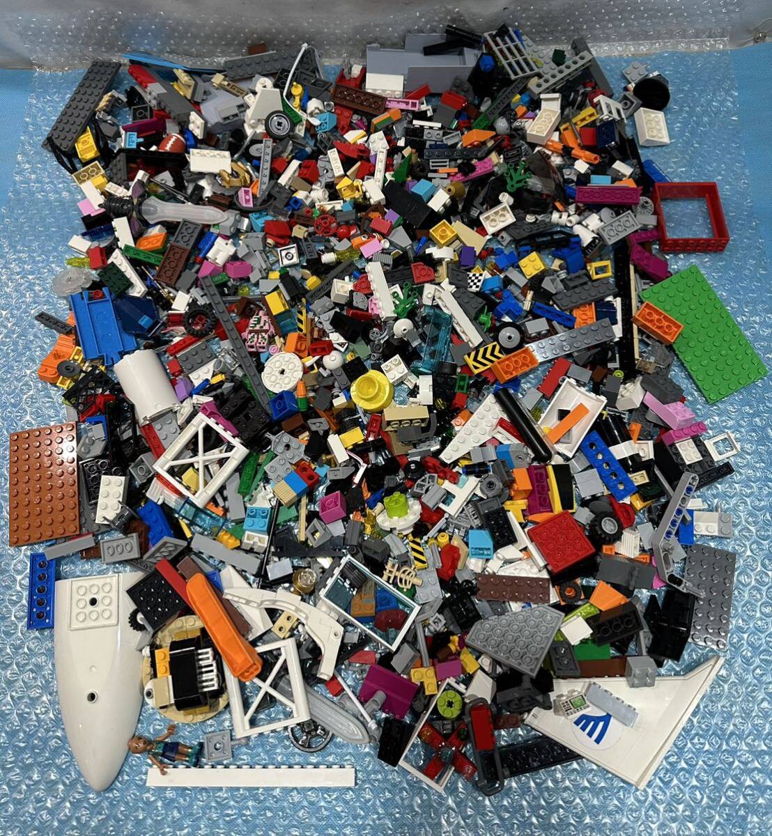 LEGO レゴ ブロック 大量 まとめ売り 約1.45kg ブロック パーツ プレート フィグ など 色々 ④80の画像1